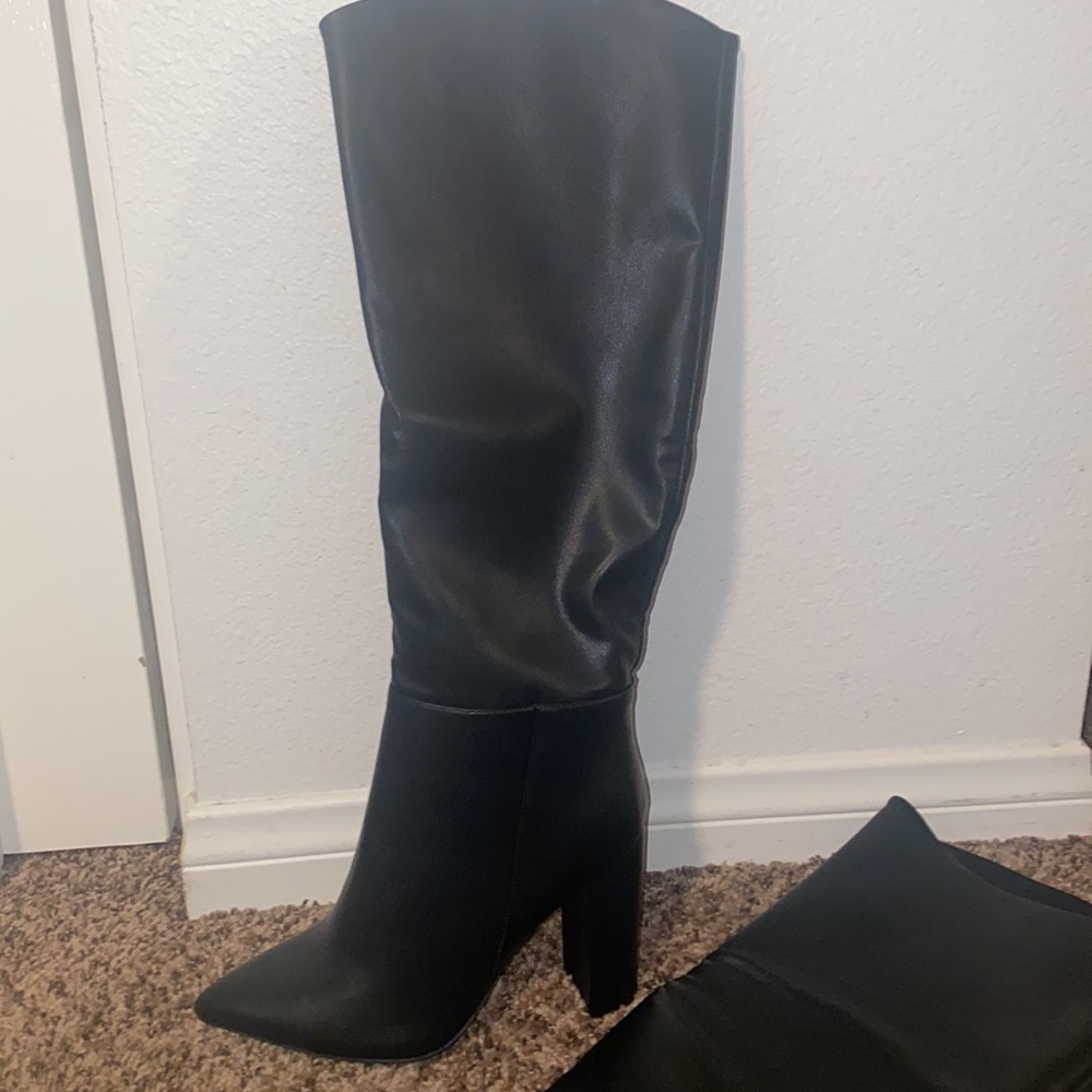 Tall boots - Picture 2 of 6